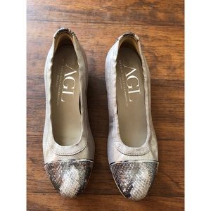 AGL METALLIC SNAKE LEATHER WEDGE FLATS EUR 37 EUC